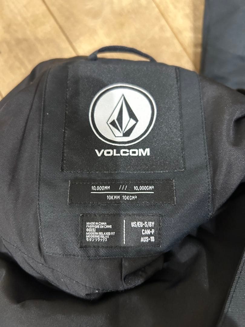 2*5様 上下セット　130〜140cm相当VOLCOM スノーボードウェア 美