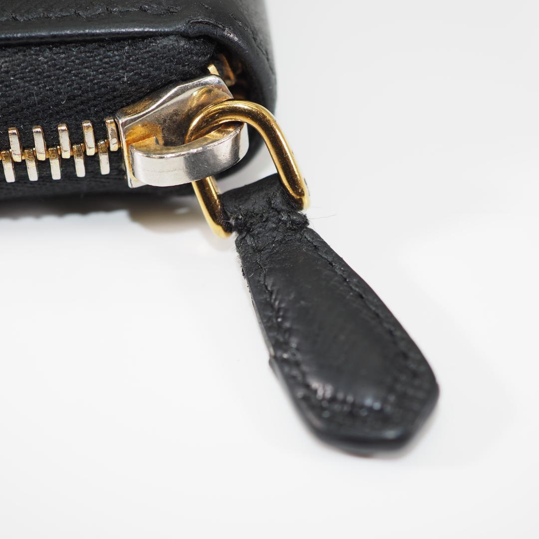 PRADA プラダ ケース サフィアーノ 三角プレート 黒