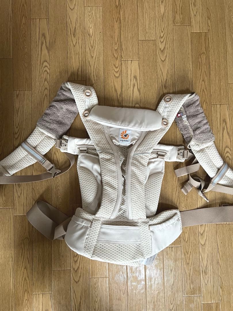 （美品）エルゴ抱っこ紐オムニブリーズErgobaby OMNI breeze