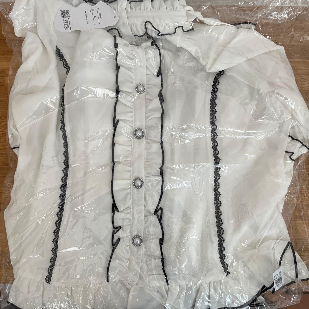 フリルハイネックレースリボンプリンセスブラウス(ホワイト×ブラック４Lサイズ)