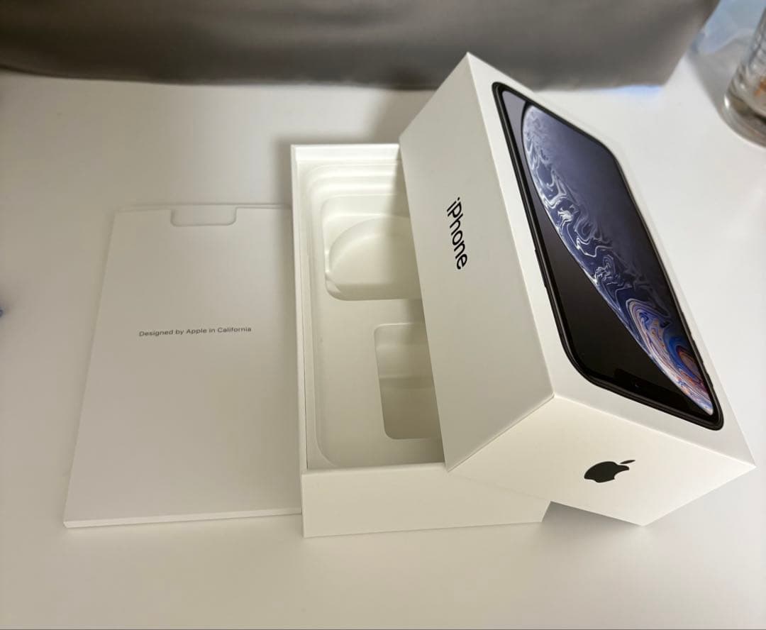 Apple iPhone XR ブラック 本体　箱、イヤホン付き