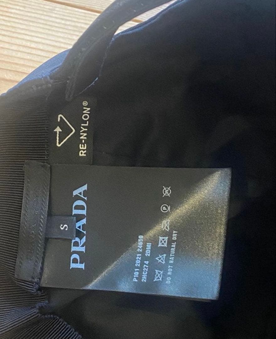 PRADA ブラック キャップ Sサイズ