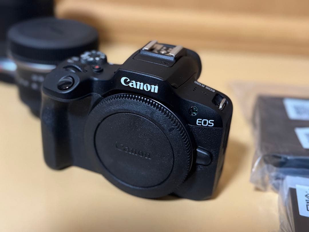 CANONキヤノン EOS R100 ダブルズームキット ミラーレス一眼カメラ