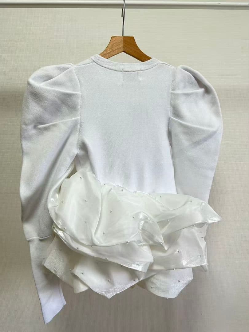 Bibiy. AMELIE PEPURAMU KNIT 白　即日発送