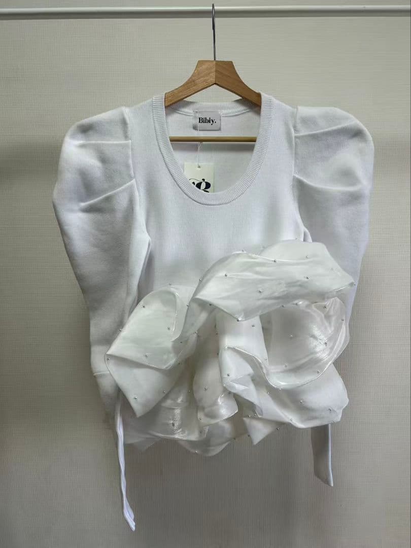 Bibiy. AMELIE PEPURAMU KNIT 白　即日発送