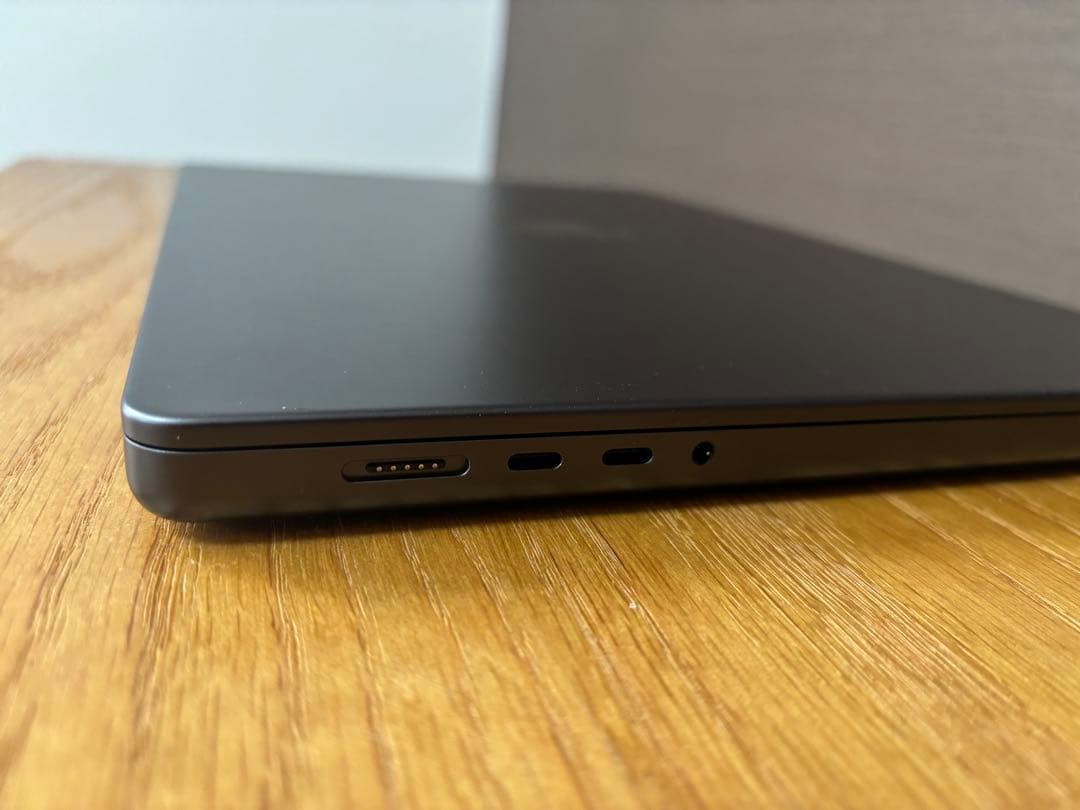 【美品】MacBook Pro M3 36GB 1TB 16インチ