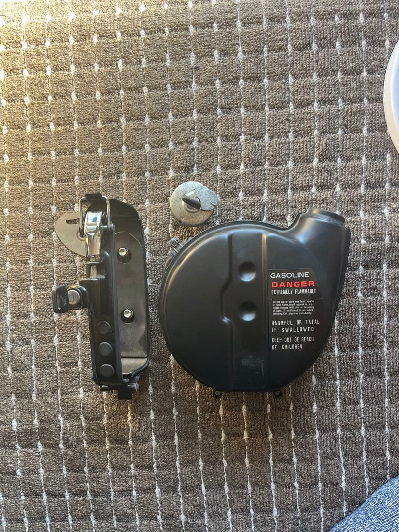 ＣＴ１１０　ハンターカブ　サブタンク　取付金具付き