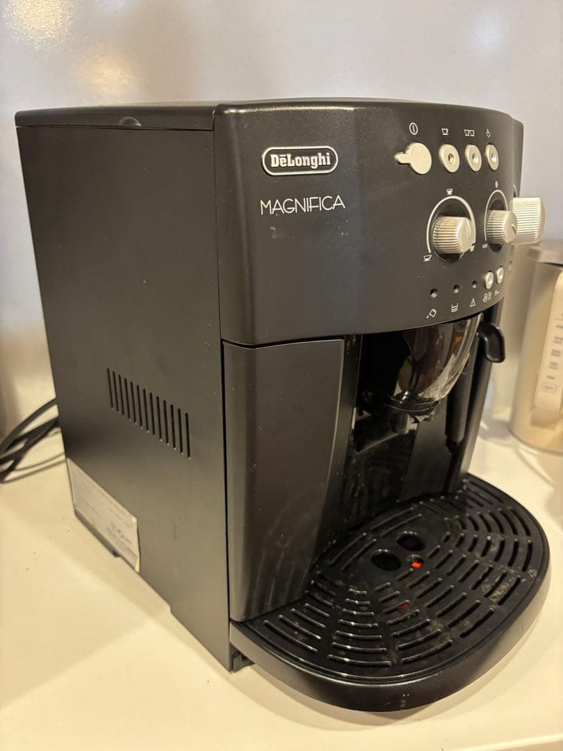 DeLonghi MAGNIFICA エスプレッソマシン ESAM1000SJ