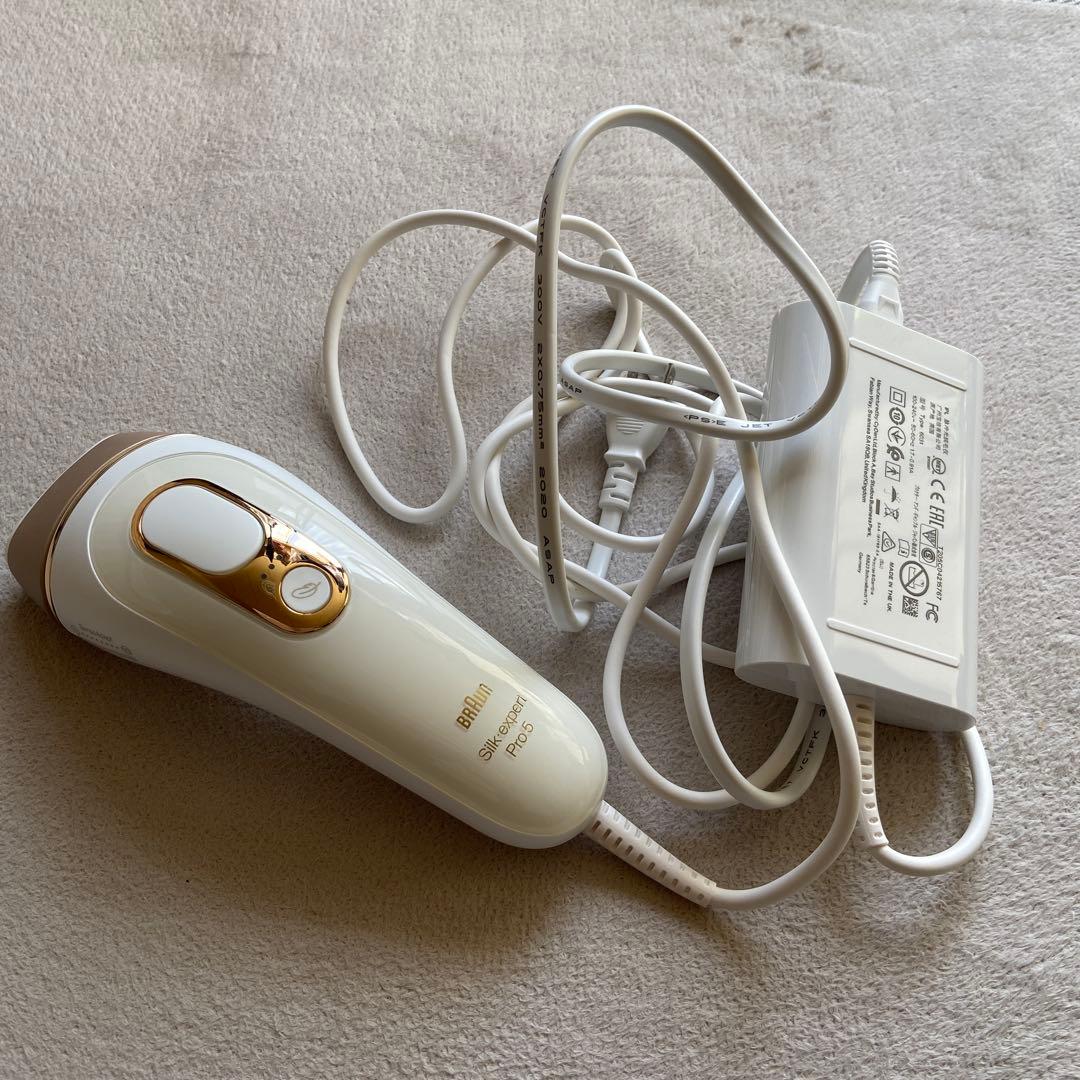 【なな】Braun 脱毛器 シルクエキスパートPro5 ホワイト/ゴールド