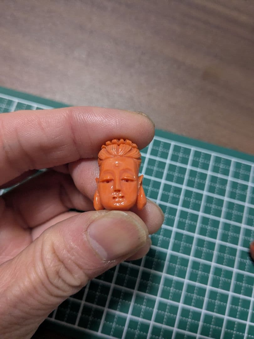 赤珊瑚　観音様彫刻ペア