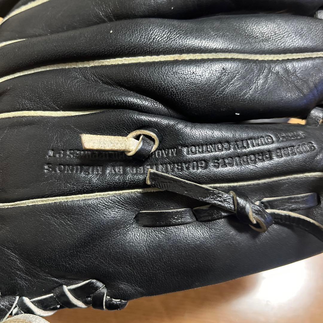 黒 軟式用グローブ 左投げ少年用　　　　田中将大モデル