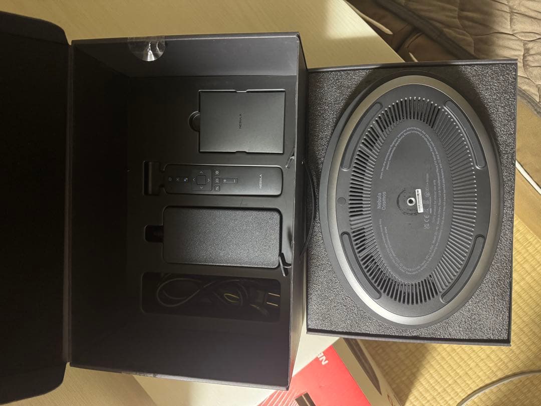 美品 Anker Nebula Cosmos 動作確認済 ミニ脚立付き