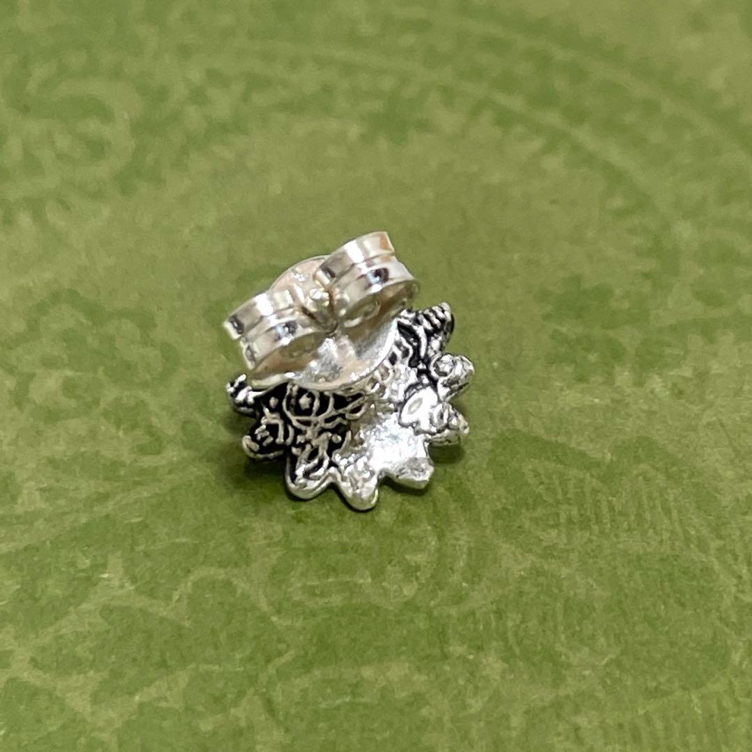 【極美品】グッチ　フラワーモチーフピアス片耳　メンズ/レディース　925