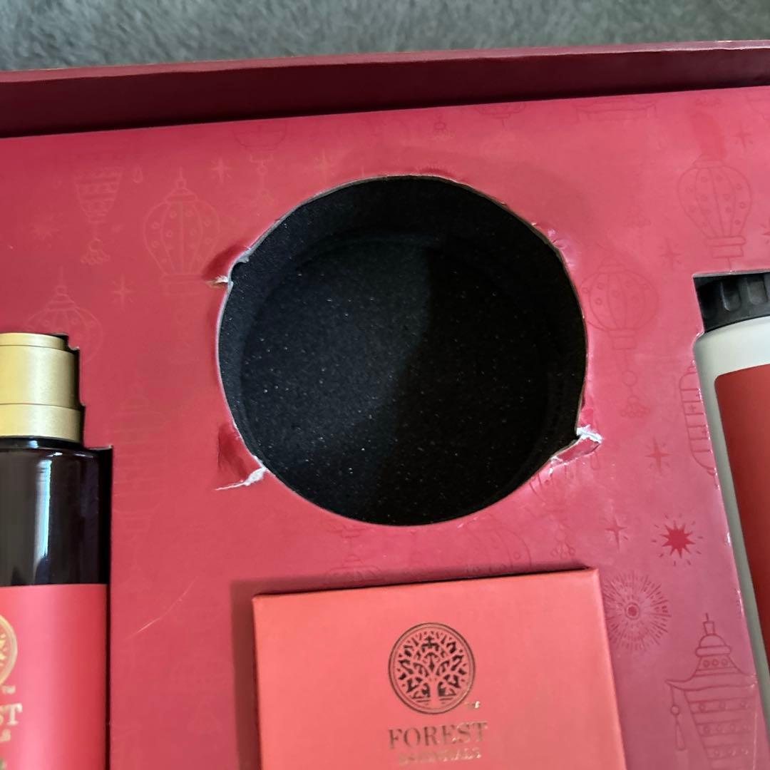 『マリサポさん』アーユルヴェーダコスメ Forest essentials