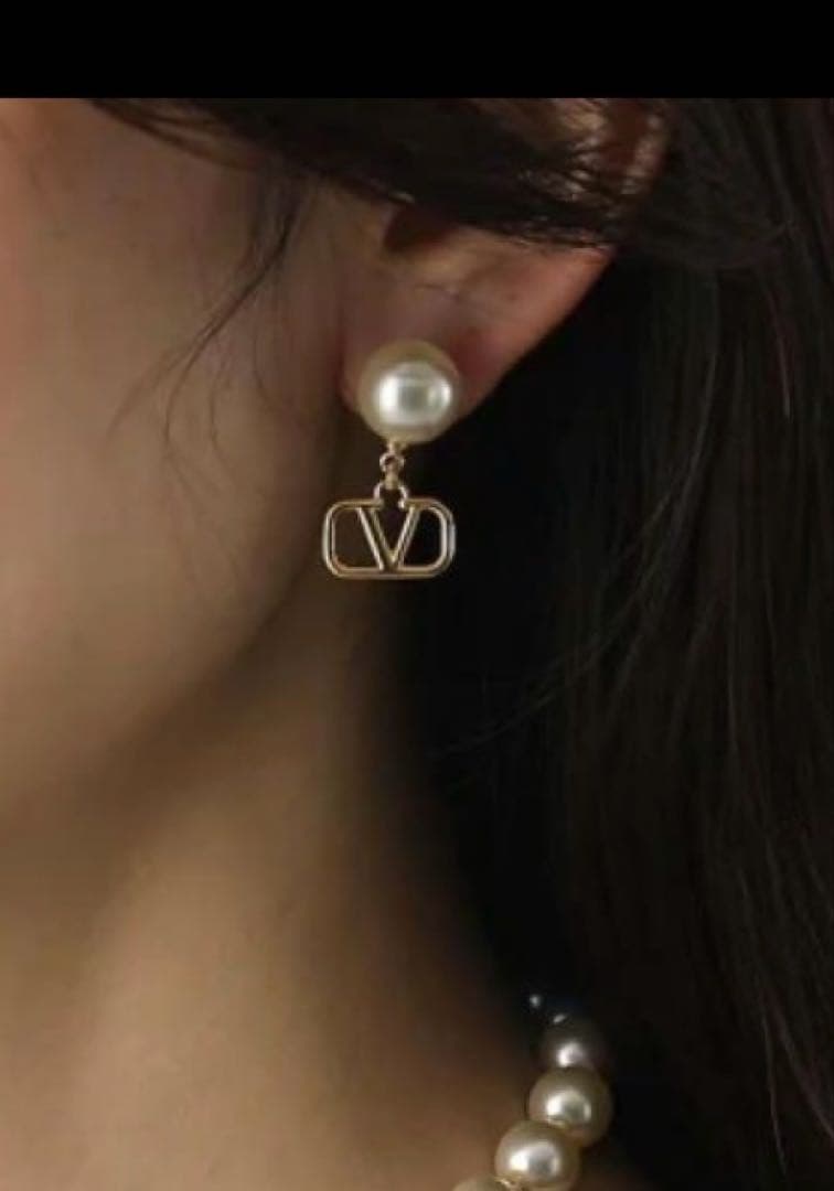 VALENTINO ヴァレンティノ　パールピアス