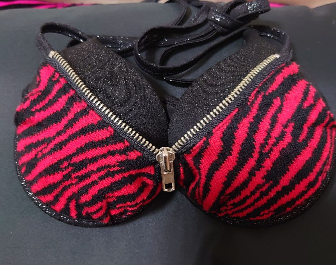 d.i.a 見せブラ 赤 ゼブラ