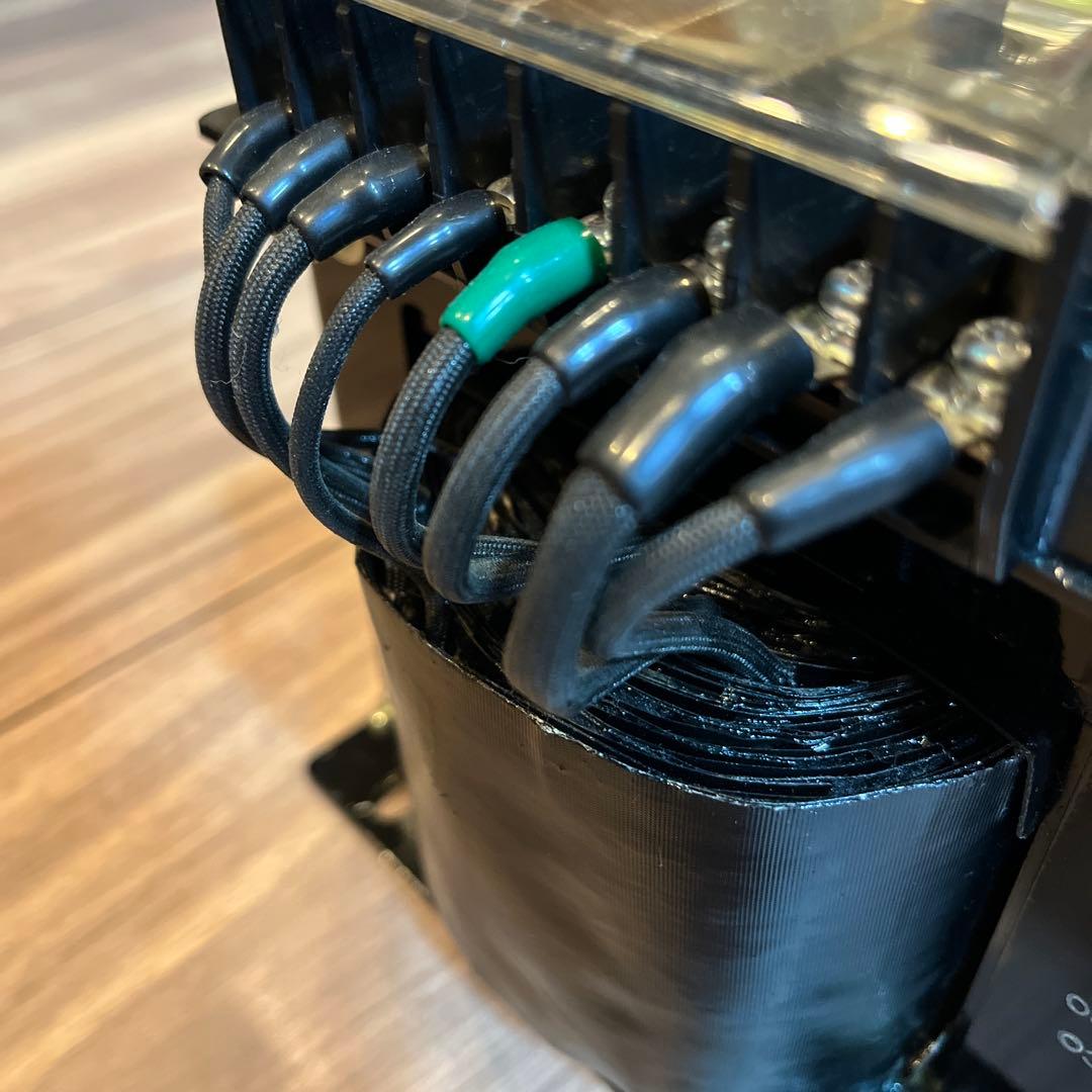 変圧器 ダウントランス 400Vから200V DVSC1000AE42