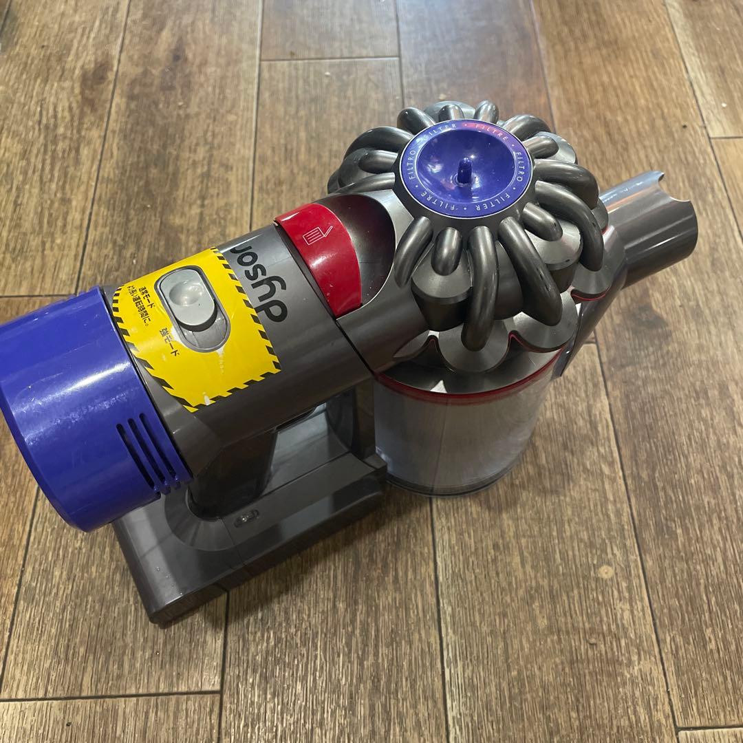 Dyson V8スティッククリーナー 本体とノズルパーツ各種