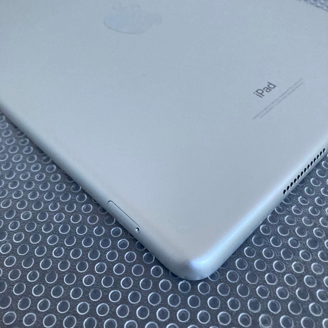 828【早い者勝ち】美品☆iPad5 第5世代 32GB SIMフリー☆