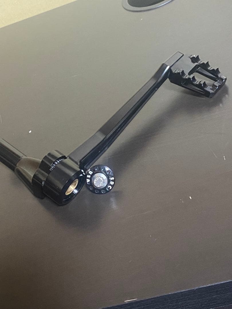 サンディエゴカスタムズ　ブレーキアーム ソフテイル用