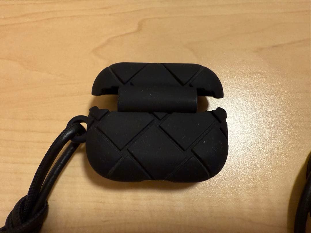 BOTTEGA VENETA airpods pro ケース