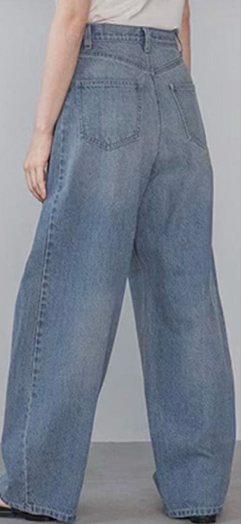 コクーンデニムパンツ