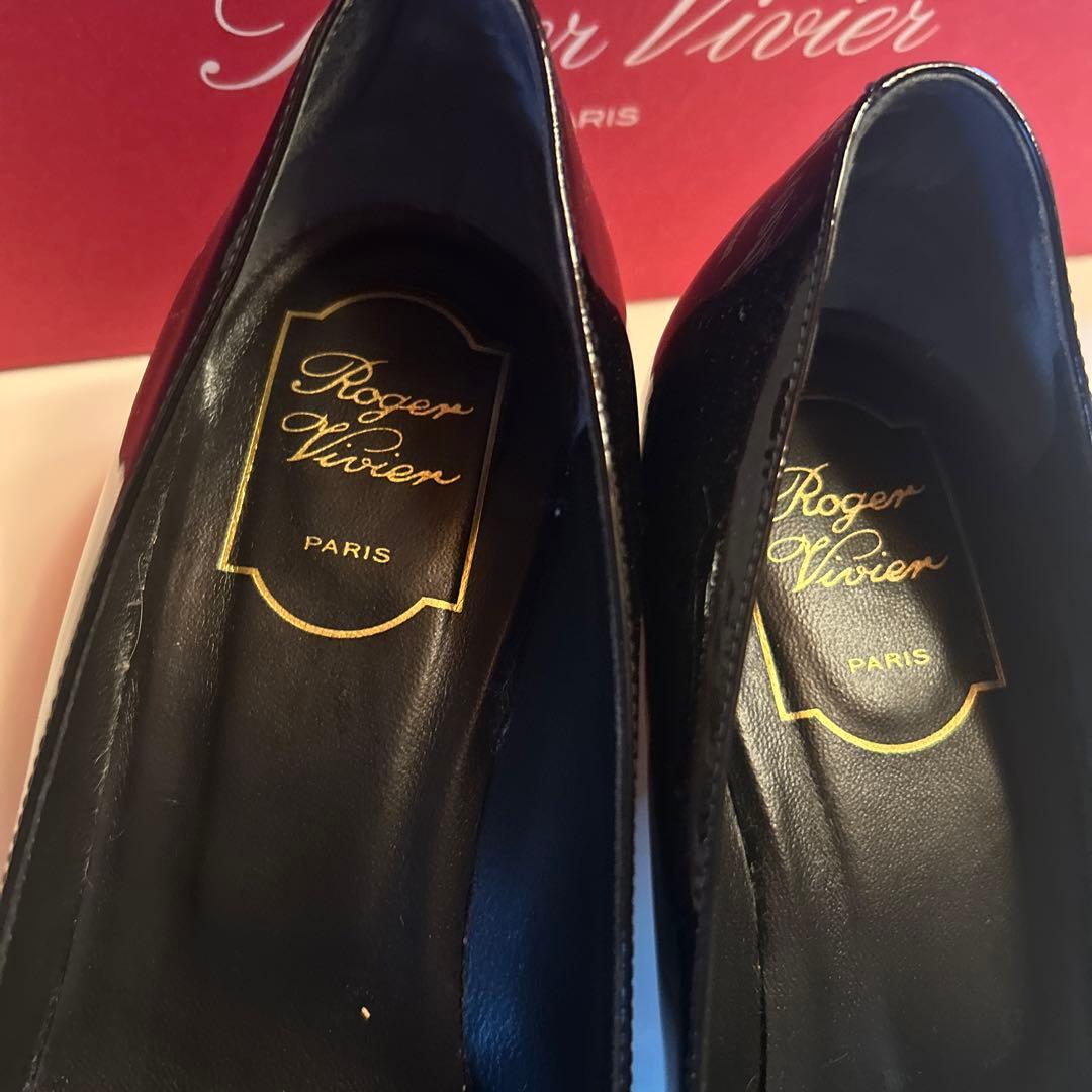 roger vlvier エナメルヒール