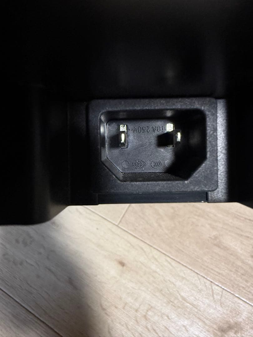 O*e様 iRobot Roomba J7？　クリーンベース　ジャンク品