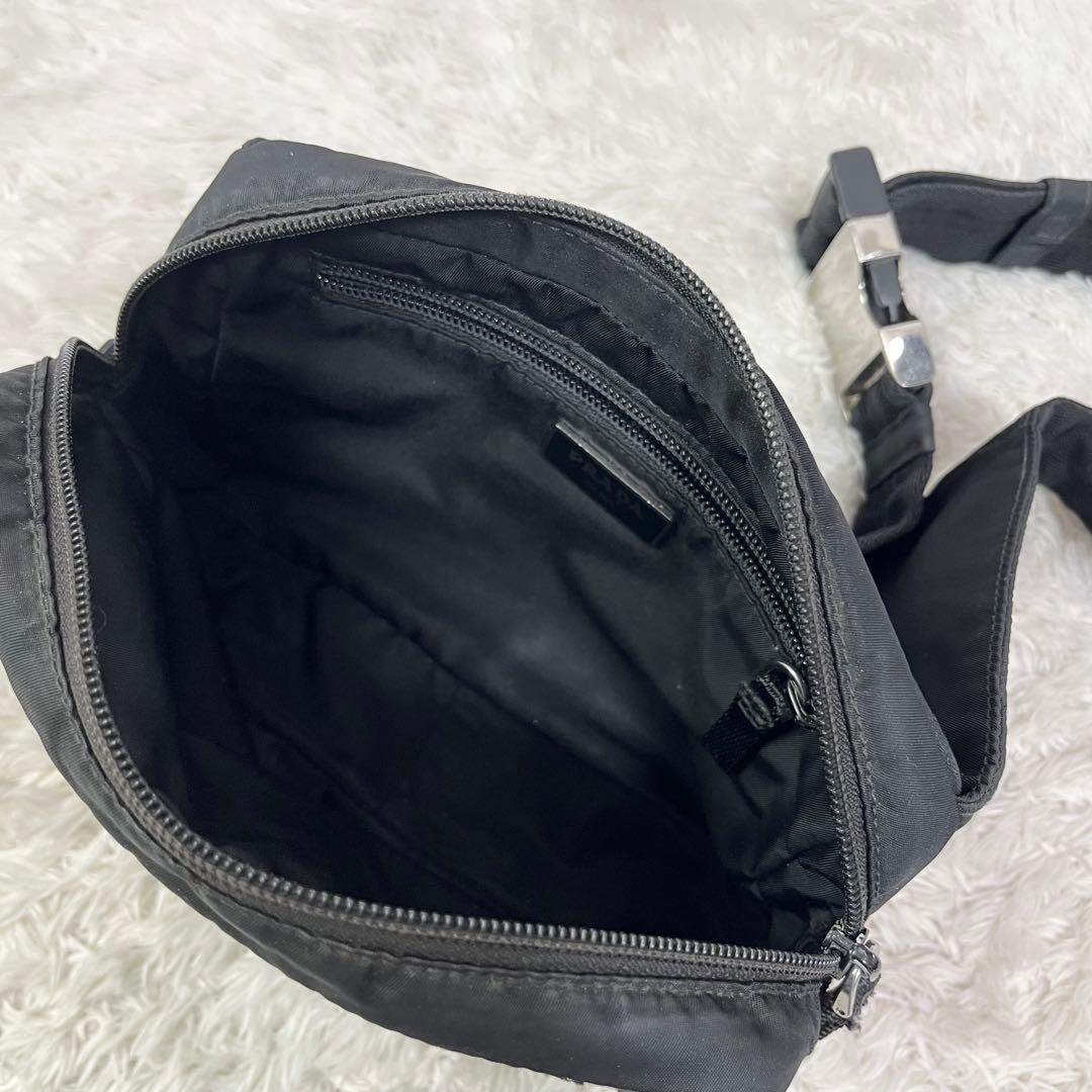 PRADA ブラック ボディバッグ ウエストポーチ
