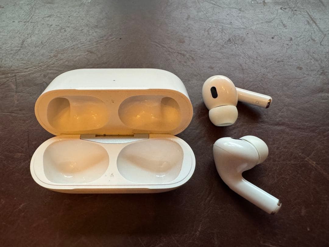 AirPods Pro本体 充電ケース付き