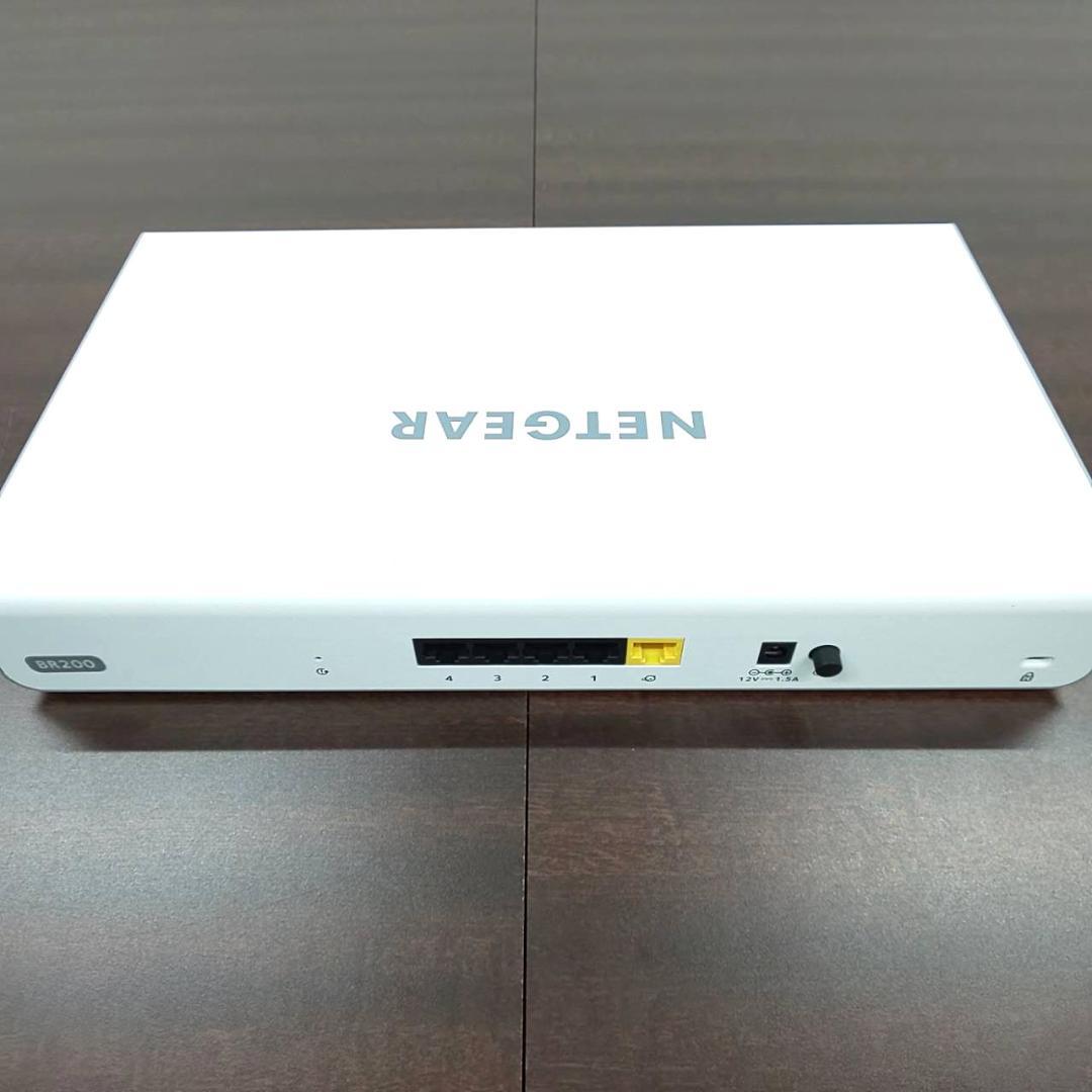<送料無料> NETGEAR Insight対応 VPNルーター BR200