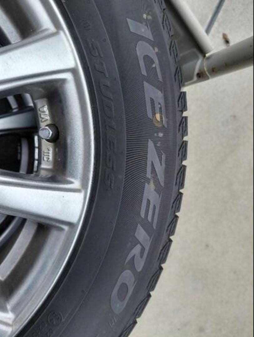 スタッドレスタイヤ15x6J ホイールセット 114.3