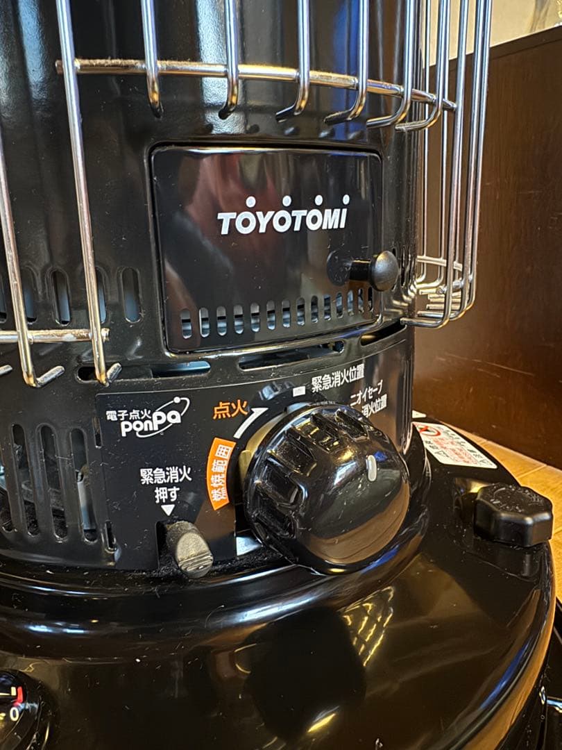 【美品】TOYOTOMI 石油ストーブ KS-67H（黒）