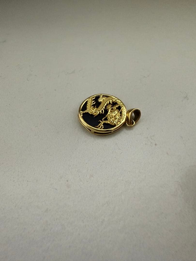 Ｋ18 18金　オニキス　龍　ドラゴン　ペンダントトップ　16ｍｍ×16ｍｍ