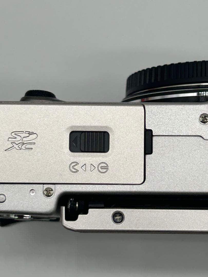 【シャッター132回】OLYMPUS PEN E-PL8 レンズキット#137