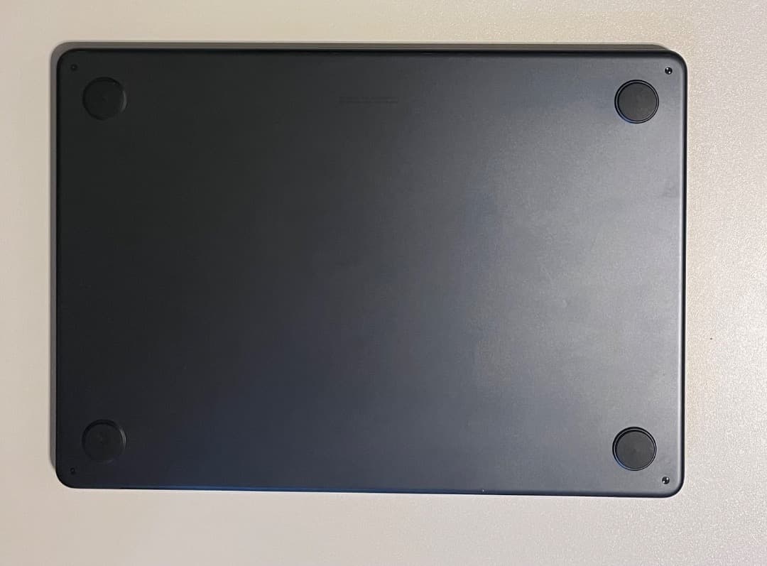 MacBook Air M2 13.6 UKキー　＋新品2ポート35wアダプタ