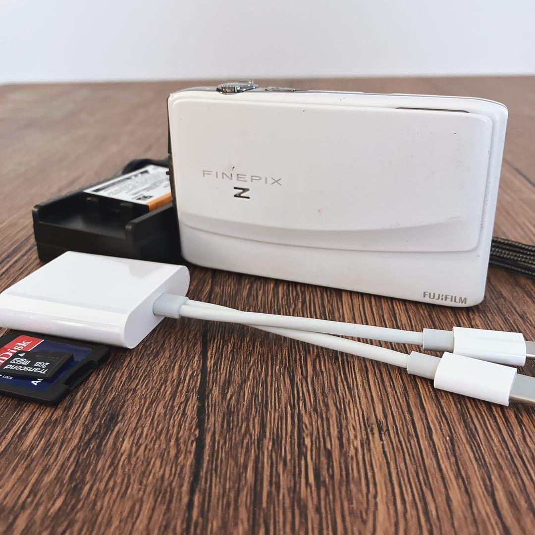 FUJIFILM FinePix Z900EXR デジタルカメラ　ホワイト