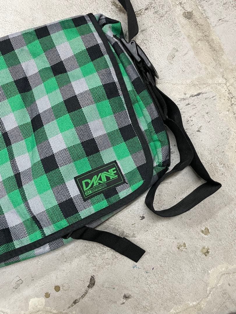 90s DAKINE ダカイン　メッセンジャーバック　チェック　y2k 緑　黒