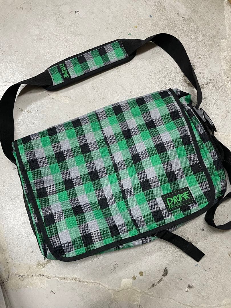 90s DAKINE ダカイン　メッセンジャーバック　チェック　y2k 緑　黒