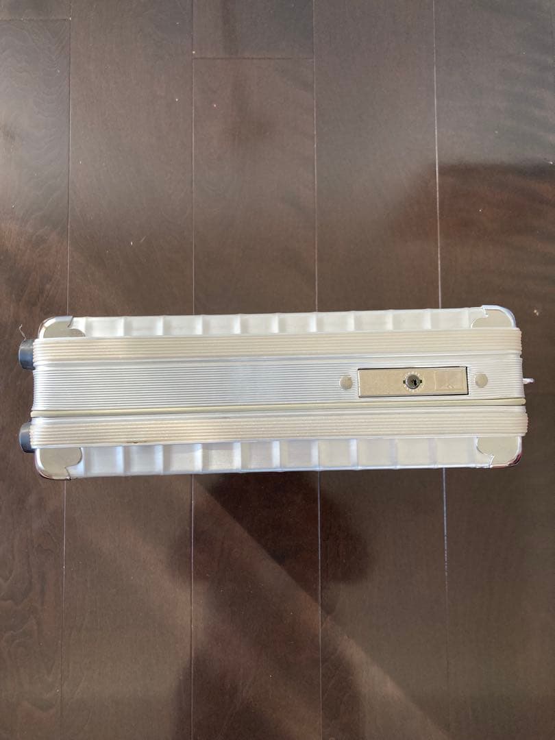 リモワ RIMOWA アタッシュケース アルミ製　鍵・ギャランティーカード付き