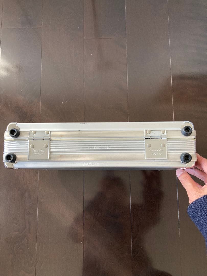 リモワ RIMOWA アタッシュケース アルミ製　鍵・ギャランティーカード付き