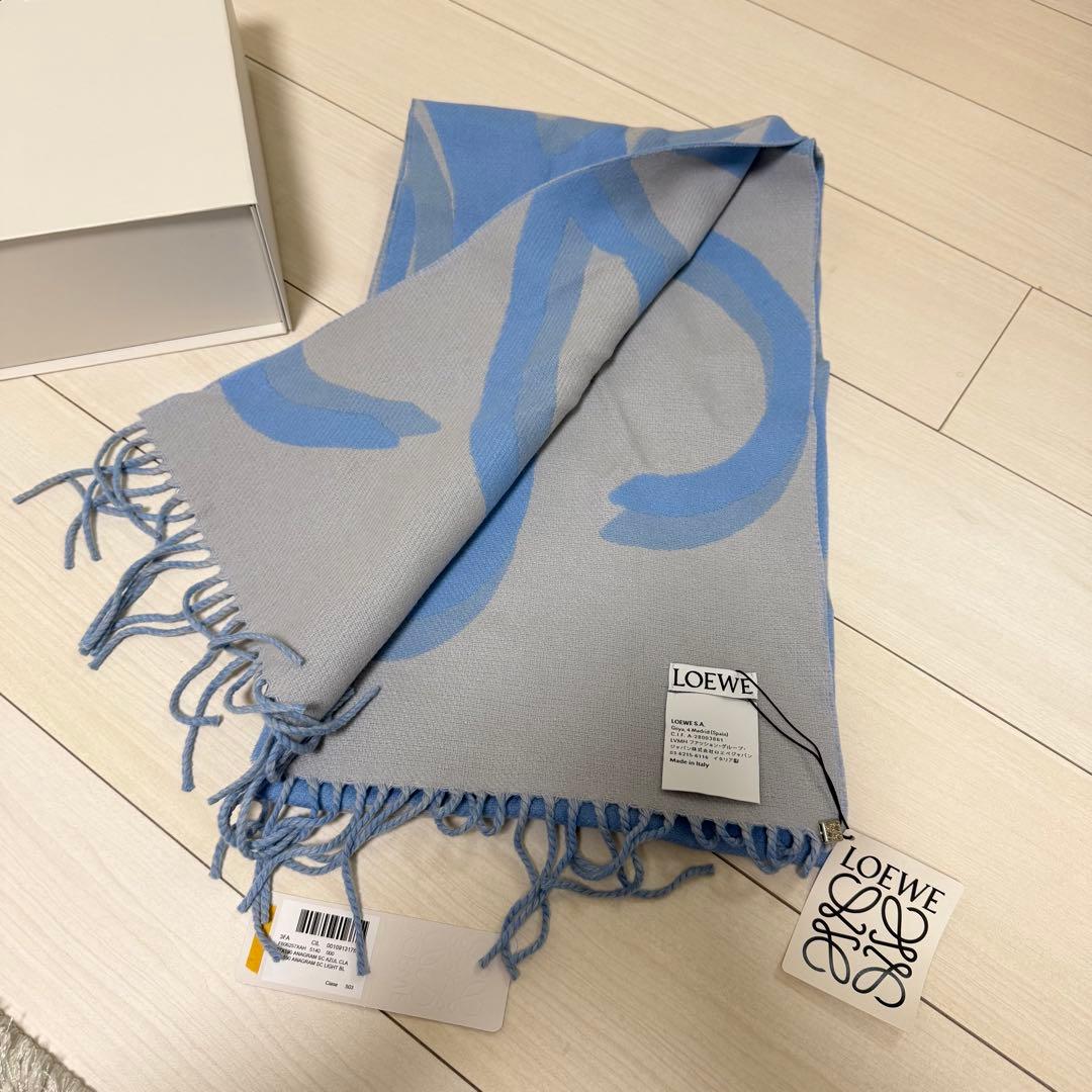 LOEWE マフラー　新品