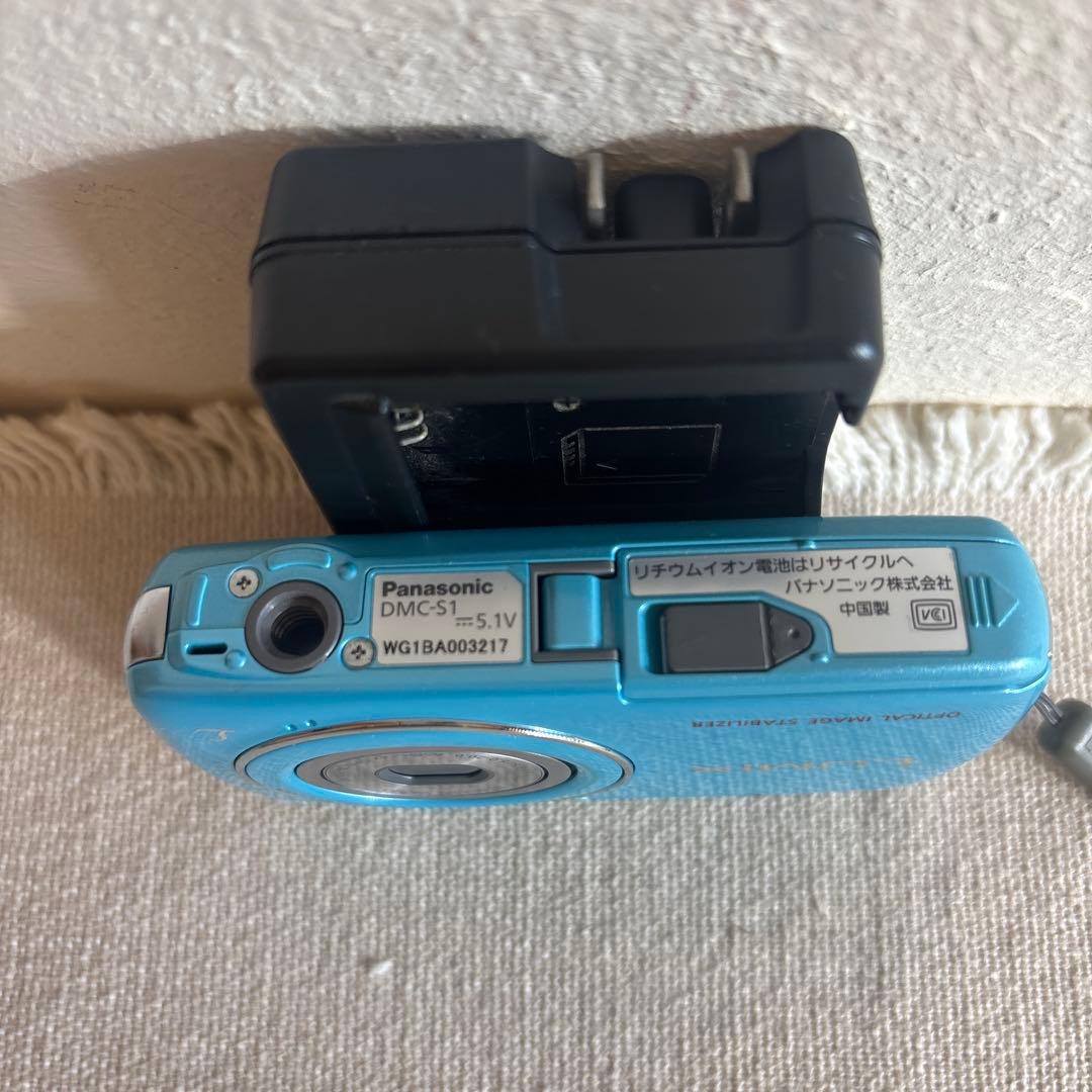 Panasonic パナソニック　LUMIX DMC-S1　デジタルカメラ