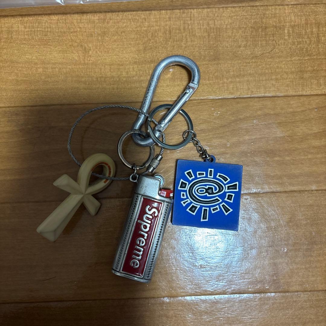 カラビナ　supreme always