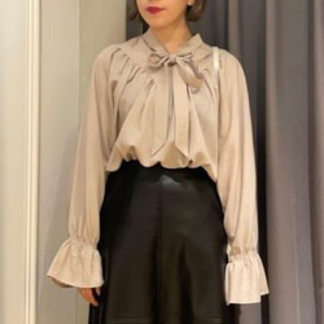 美品 デミルクス ビームス 2,2万円 ボウタイブラウス ホワイト D303