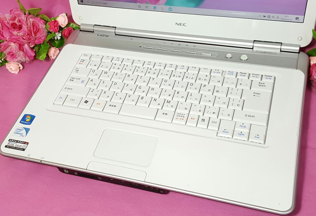 ✰最新✰Win10✰白色✰NEC✰LaVie✰Wi-Fi✰大容量✰メモリ4GB