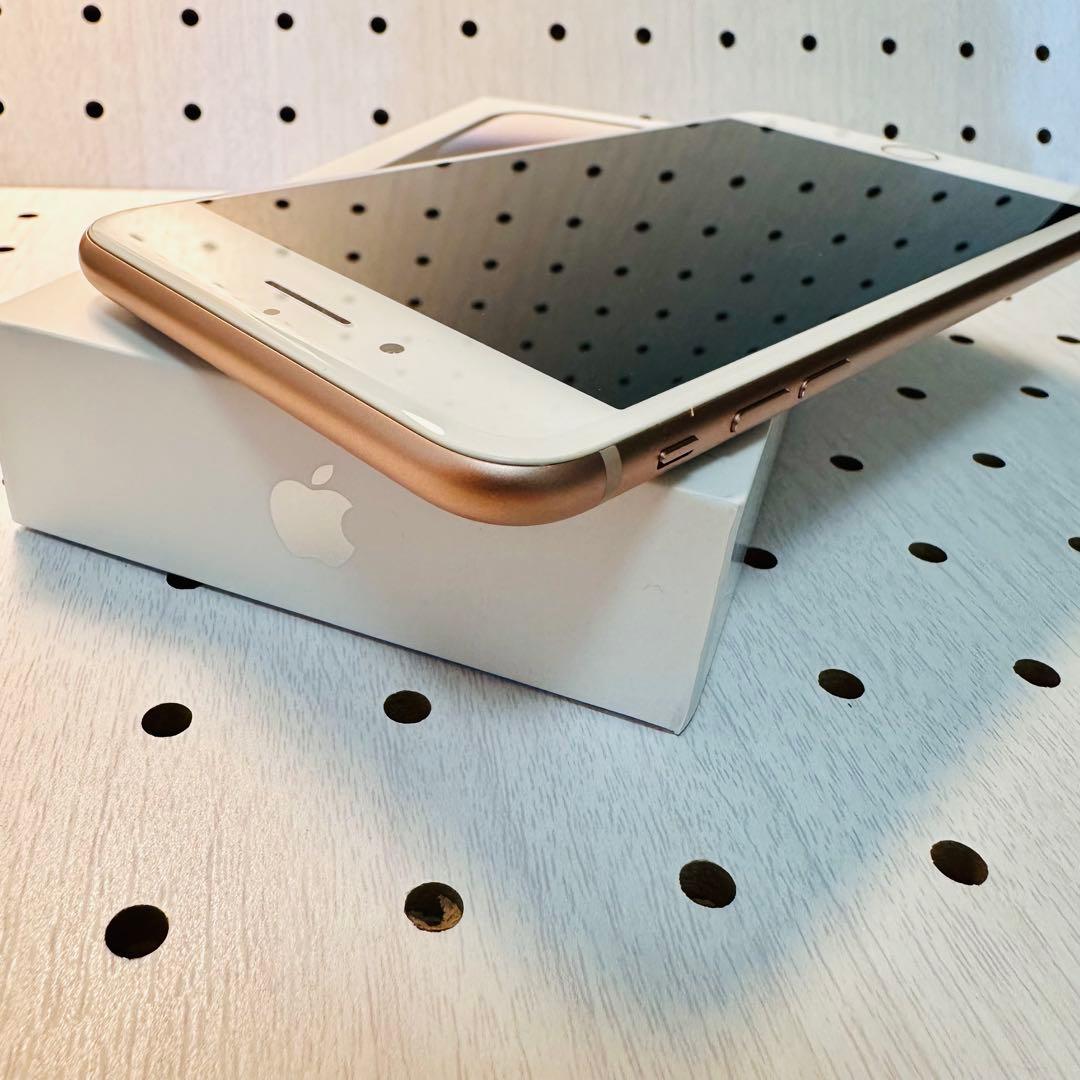 iPhone8plus Apple スマートフォン本体　スマホ　64GB