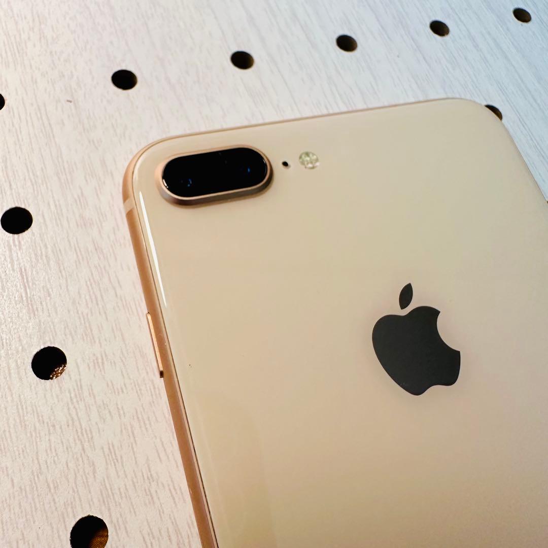 iPhone8plus Apple スマートフォン本体　スマホ　64GB