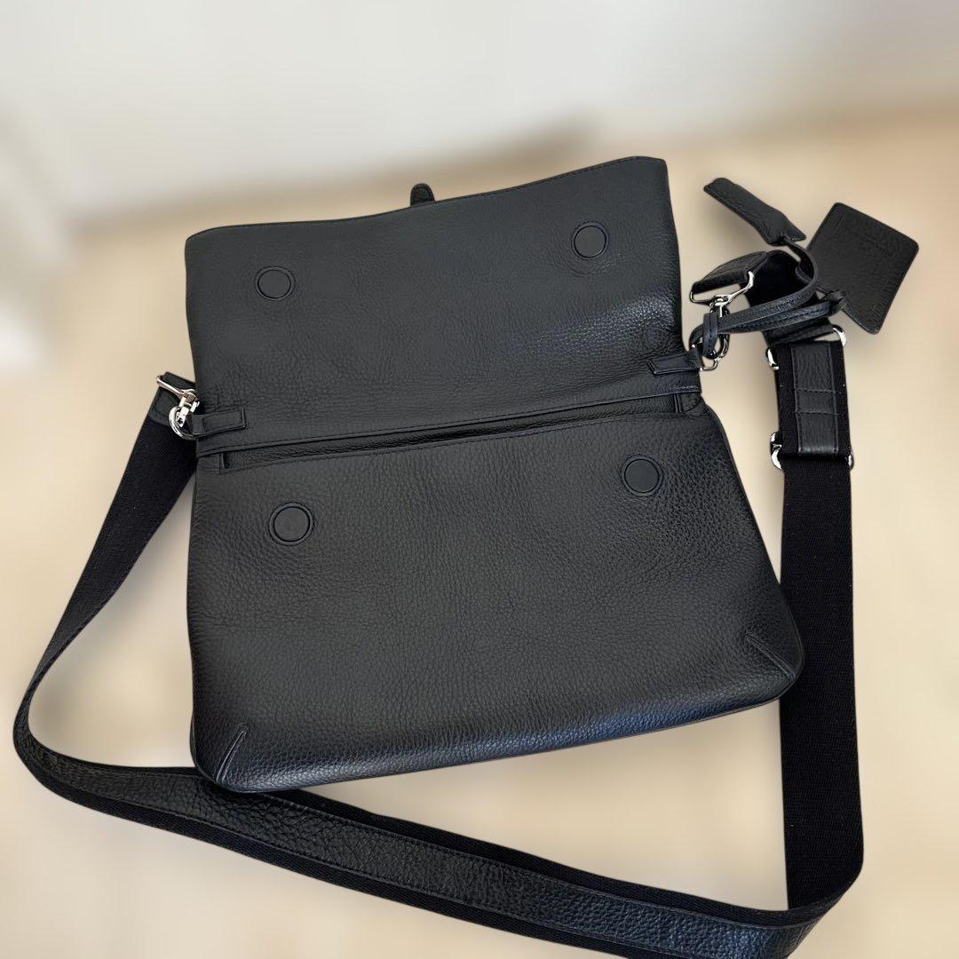 PELLE MORBIDA ペッレ モルビダ　ショルダーバッグ