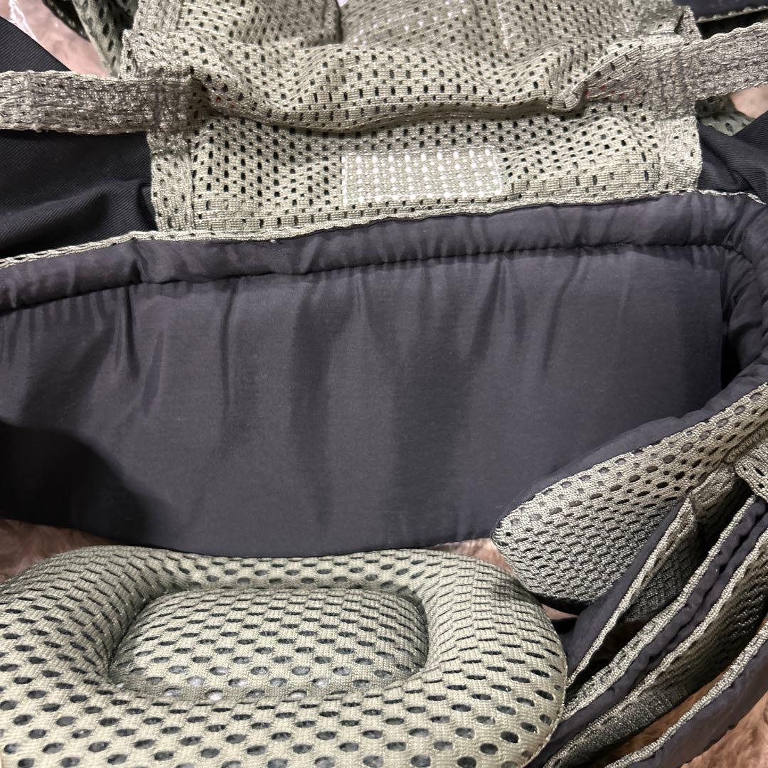 美品　ベビービョルン 抱っこひも HARMONY ダークグリーン